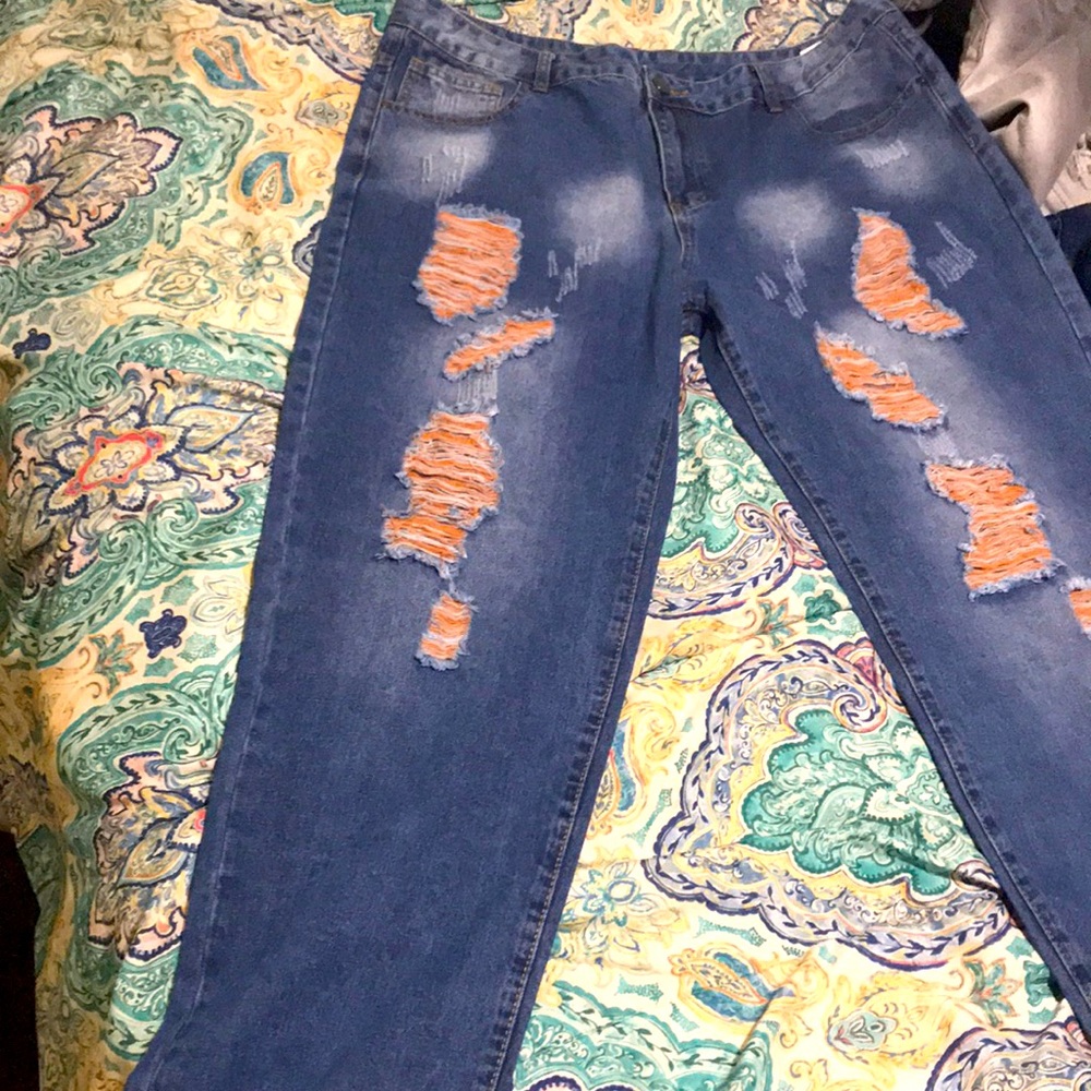 I’m selling size 40 denim jeans brand new
